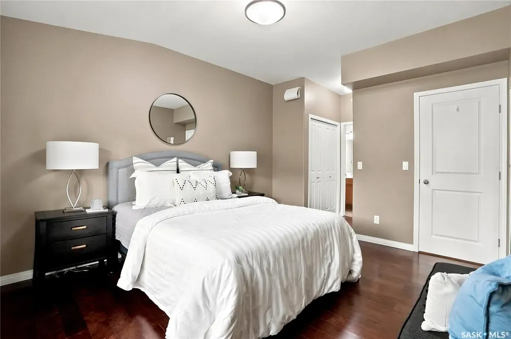 914 Heritage View Saskatoon SK S7H 5T1