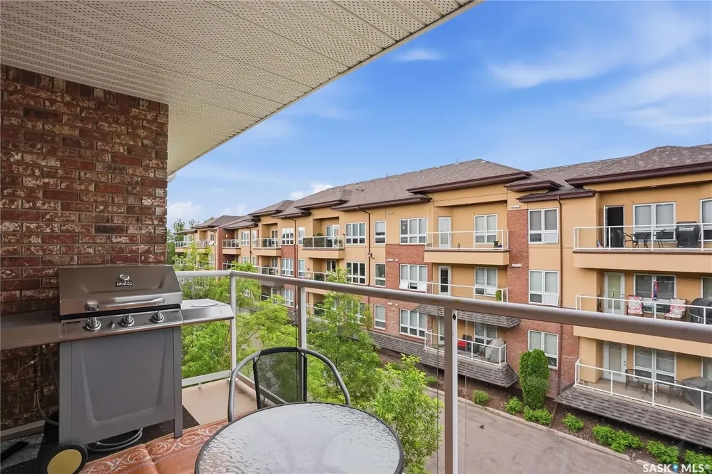 914 Heritage View Saskatoon SK S7H 5T1