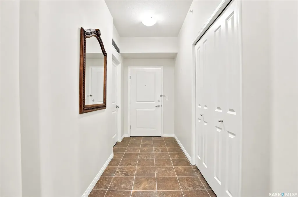 914 Heritage View Saskatoon SK S7H 5T1