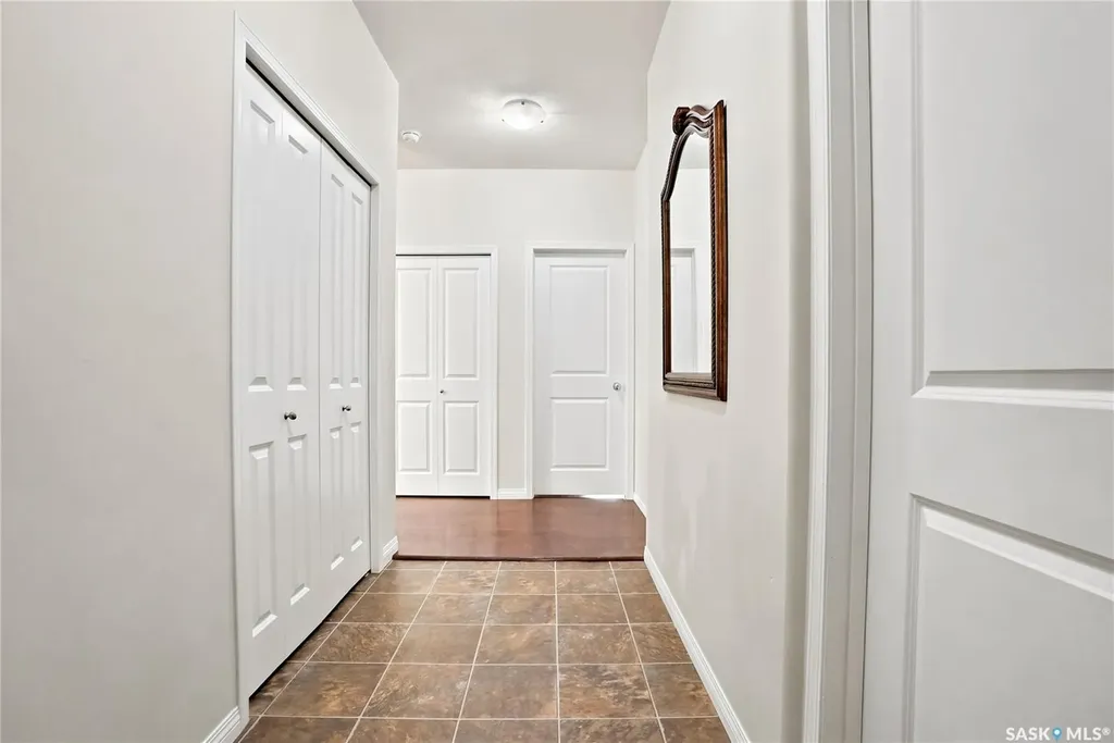 914 Heritage View Saskatoon SK S7H 5T1