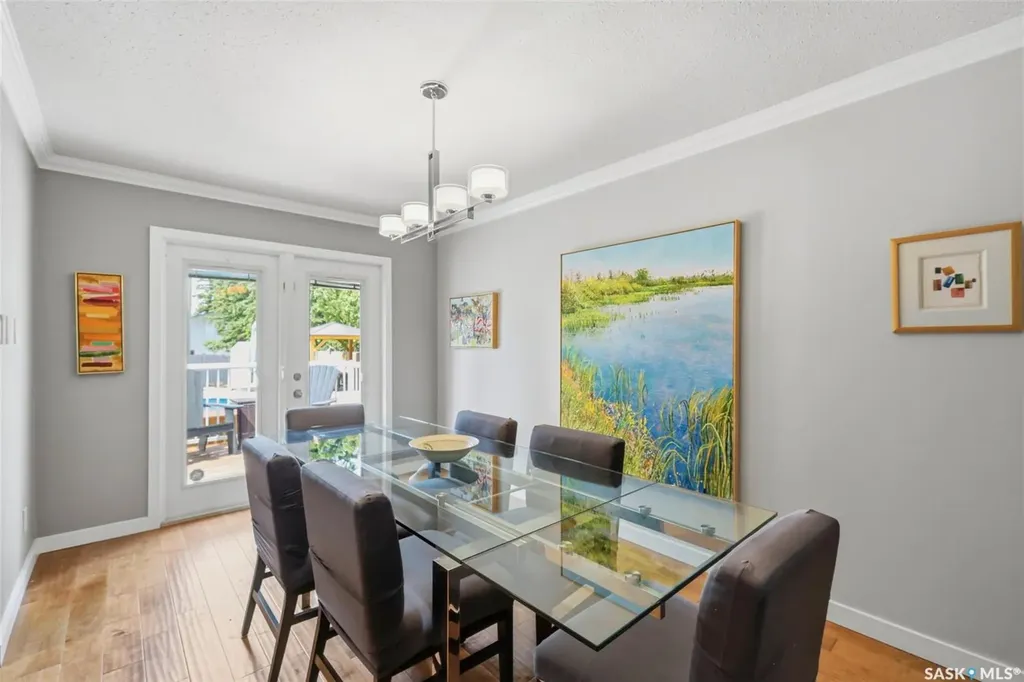 516 Lake Crescent Saskatoon SK S7H 3A4