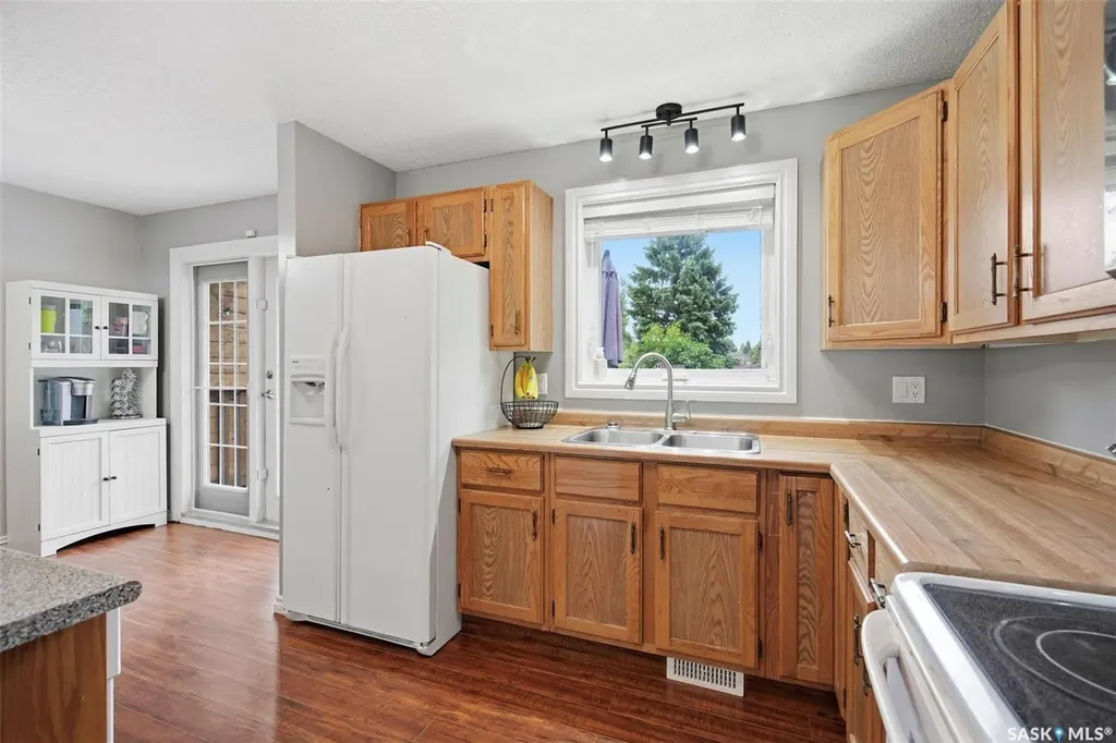 423 Nesbitt Way Saskatoon SK S7L 6S3