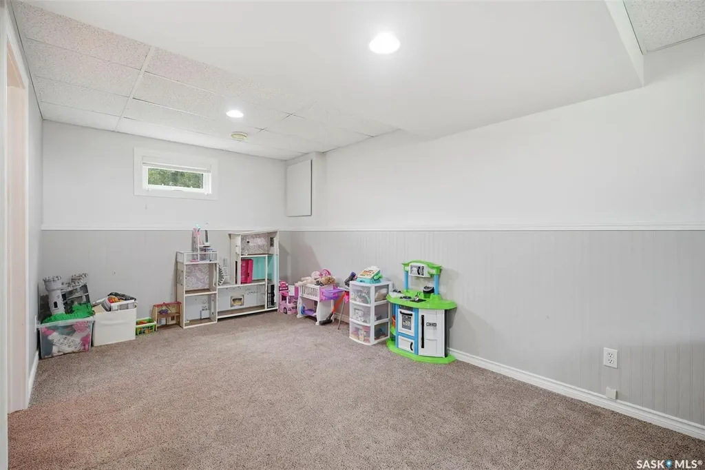 423 Nesbitt Way Saskatoon SK S7L 6S3