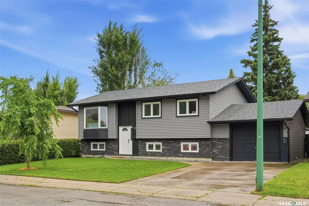 423 Nesbitt Way Saskatoon SK S7L 6S3
