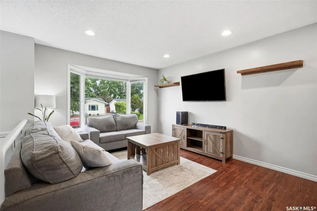 423 Nesbitt Way Saskatoon SK S7L 6S3