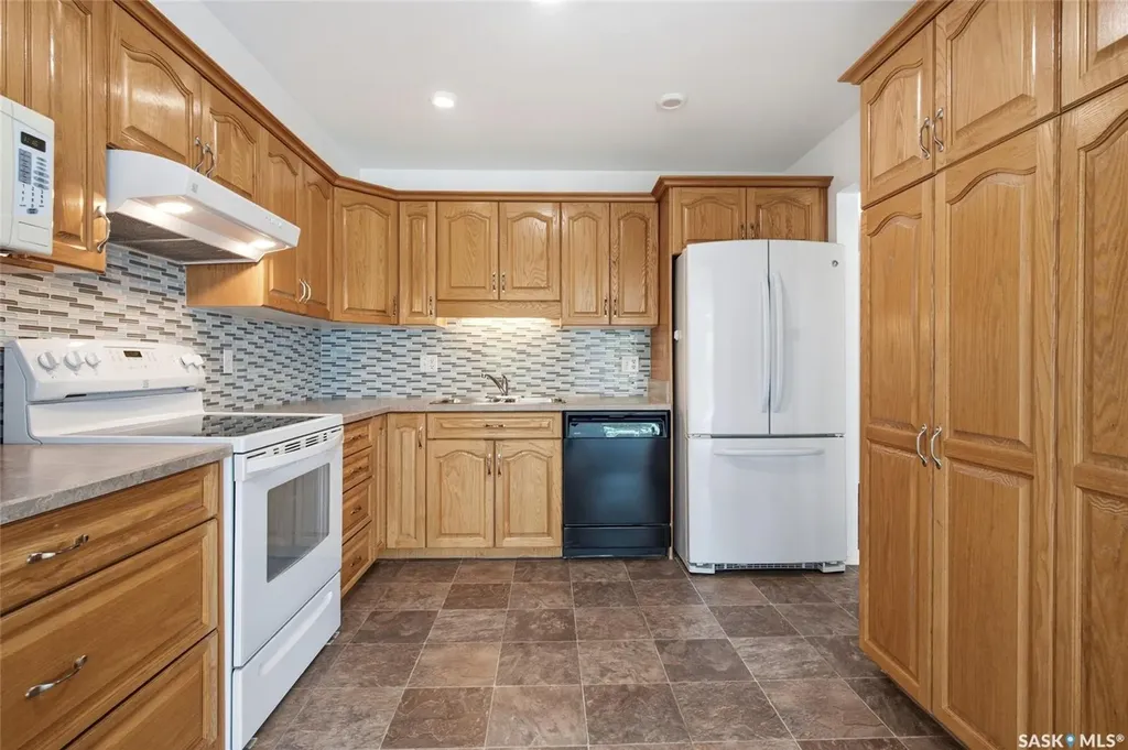 2305 Adelaide Street E Saskatoon SK S7J 5H6