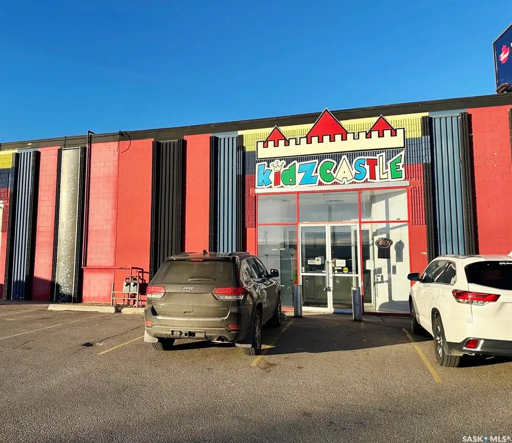 714 Circle Drive N Saskatoon SK S7K 3T7