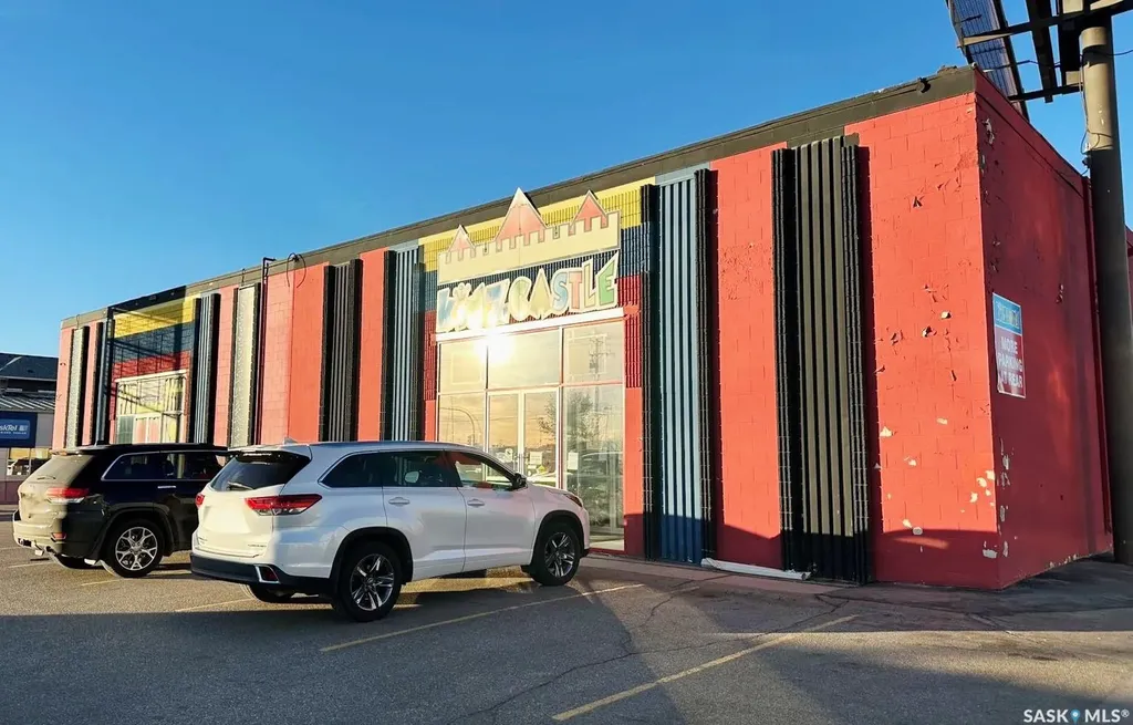 714 Circle Drive N Saskatoon SK S7K 3T7