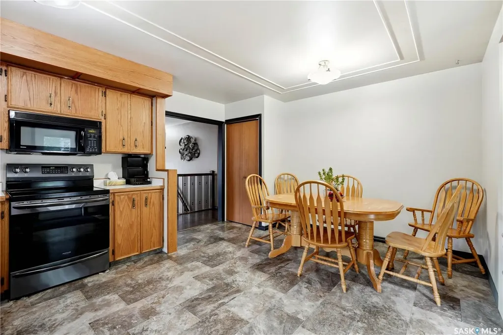 62 Robinson Crescent Saskatoon SK S7L 6N9