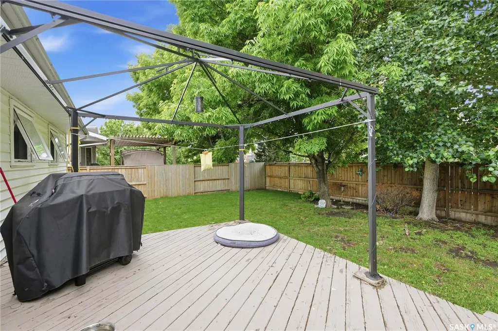 62 Robinson Crescent Saskatoon SK S7L 6N9