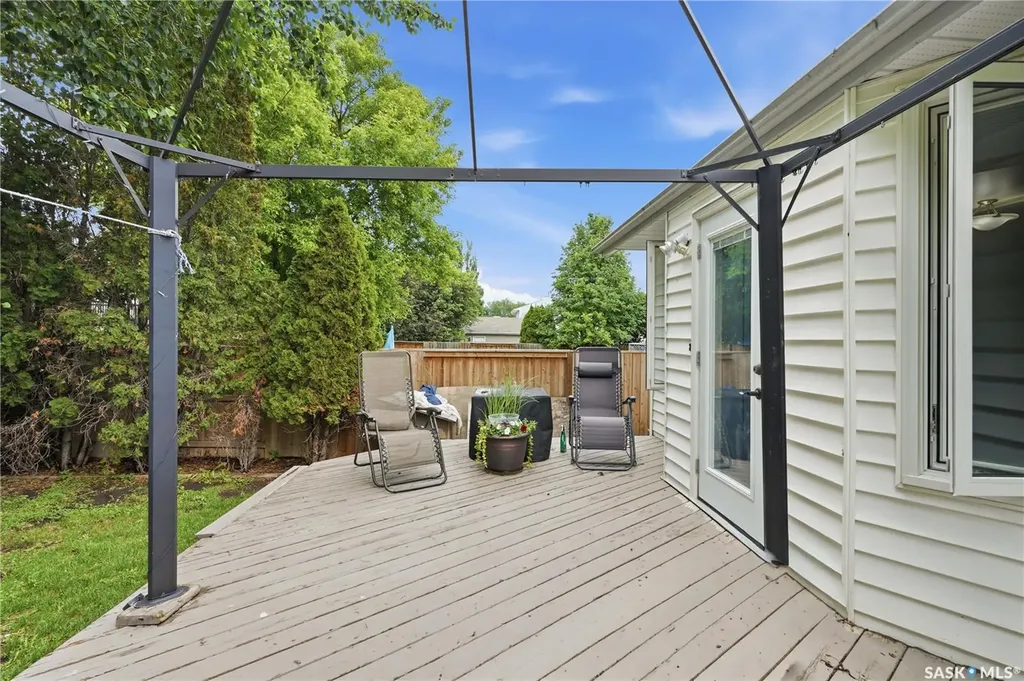 62 Robinson Crescent Saskatoon SK S7L 6N9