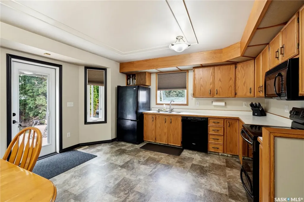 62 Robinson Crescent Saskatoon SK S7L 6N9