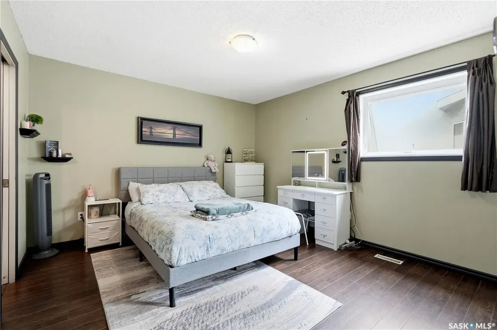 62 Robinson Crescent Saskatoon SK S7L 6N9