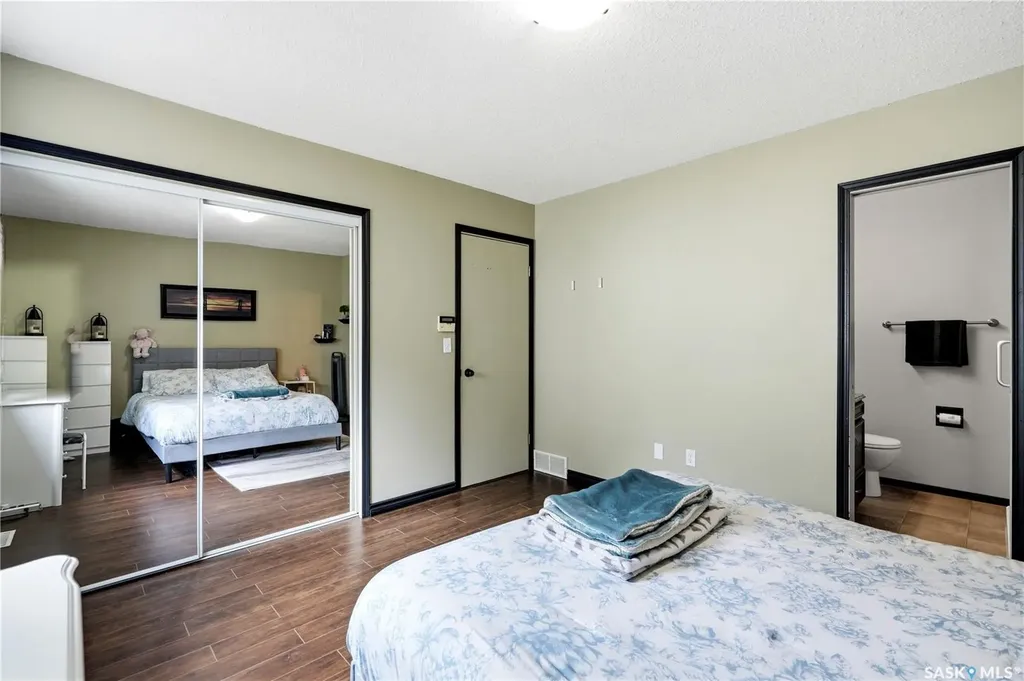 62 Robinson Crescent Saskatoon SK S7L 6N9