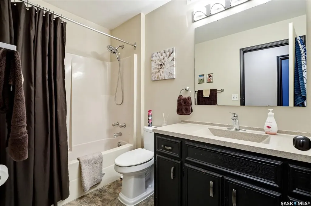 62 Robinson Crescent Saskatoon SK S7L 6N9