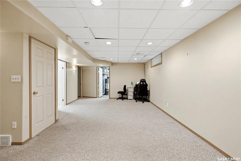 62 Robinson Crescent Saskatoon SK S7L 6N9