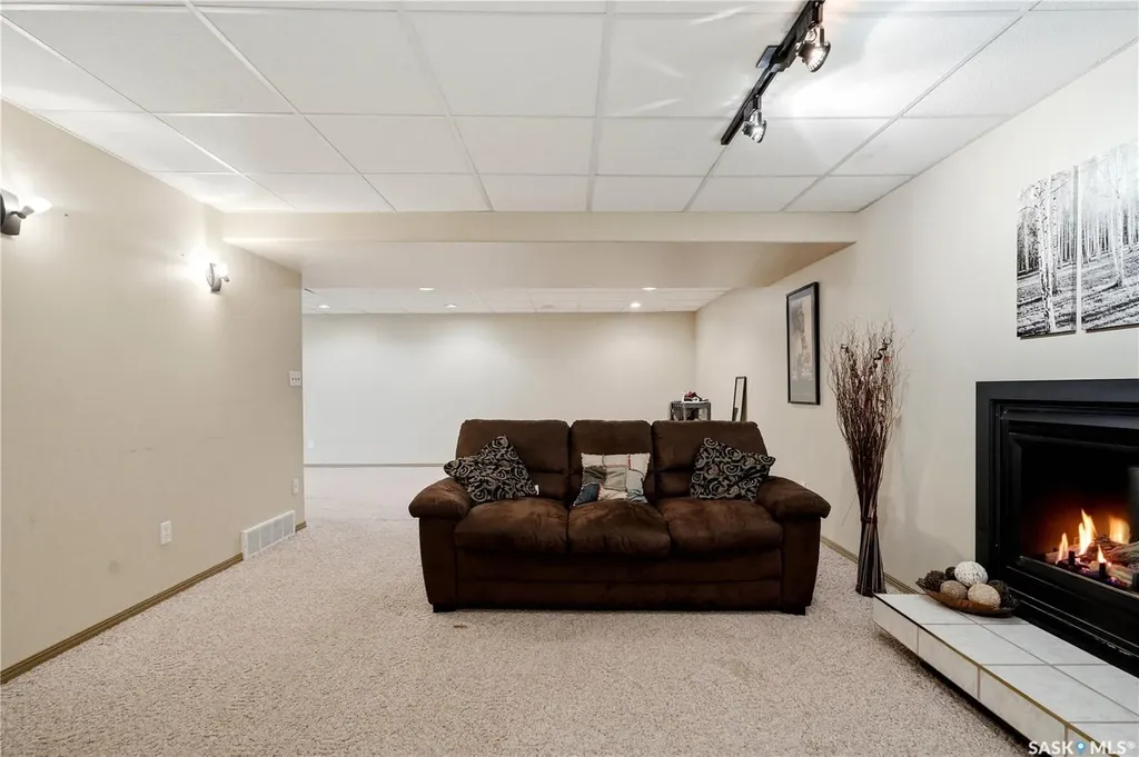 62 Robinson Crescent Saskatoon SK S7L 6N9