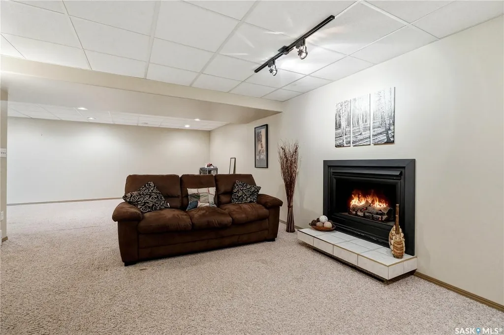 62 Robinson Crescent Saskatoon SK S7L 6N9