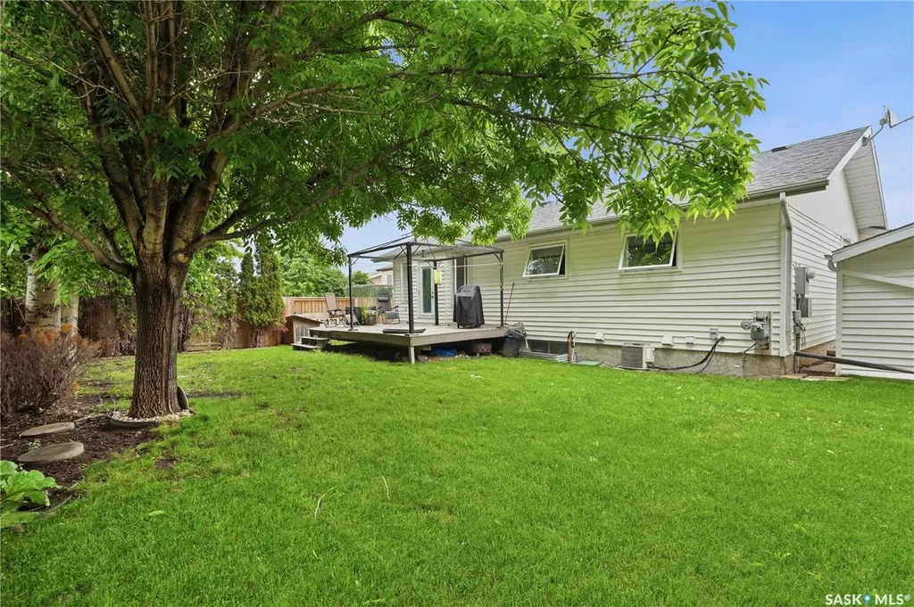62 Robinson Crescent Saskatoon SK S7L 6N9