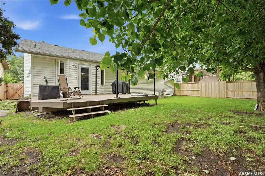 62 Robinson Crescent Saskatoon SK S7L 6N9