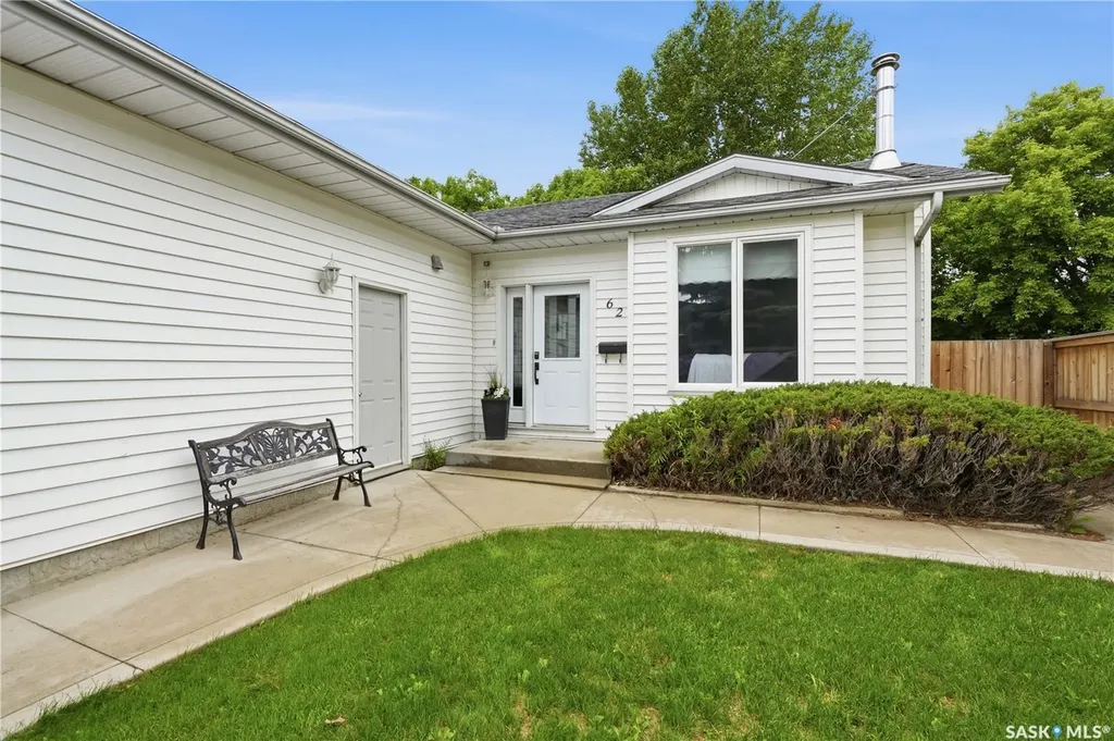 62 Robinson Crescent Saskatoon SK S7L 6N9
