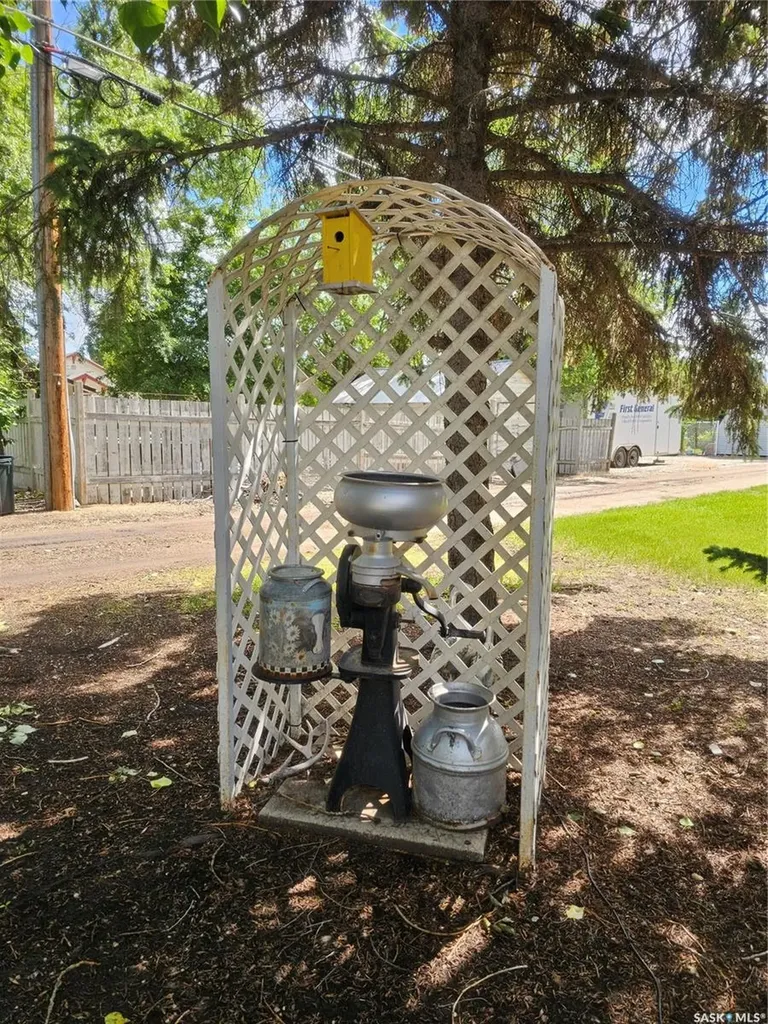 325 4th Avenue E Unity SK S0K 4L0