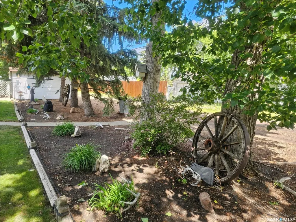 325 4th Avenue E Unity SK S0K 4L0