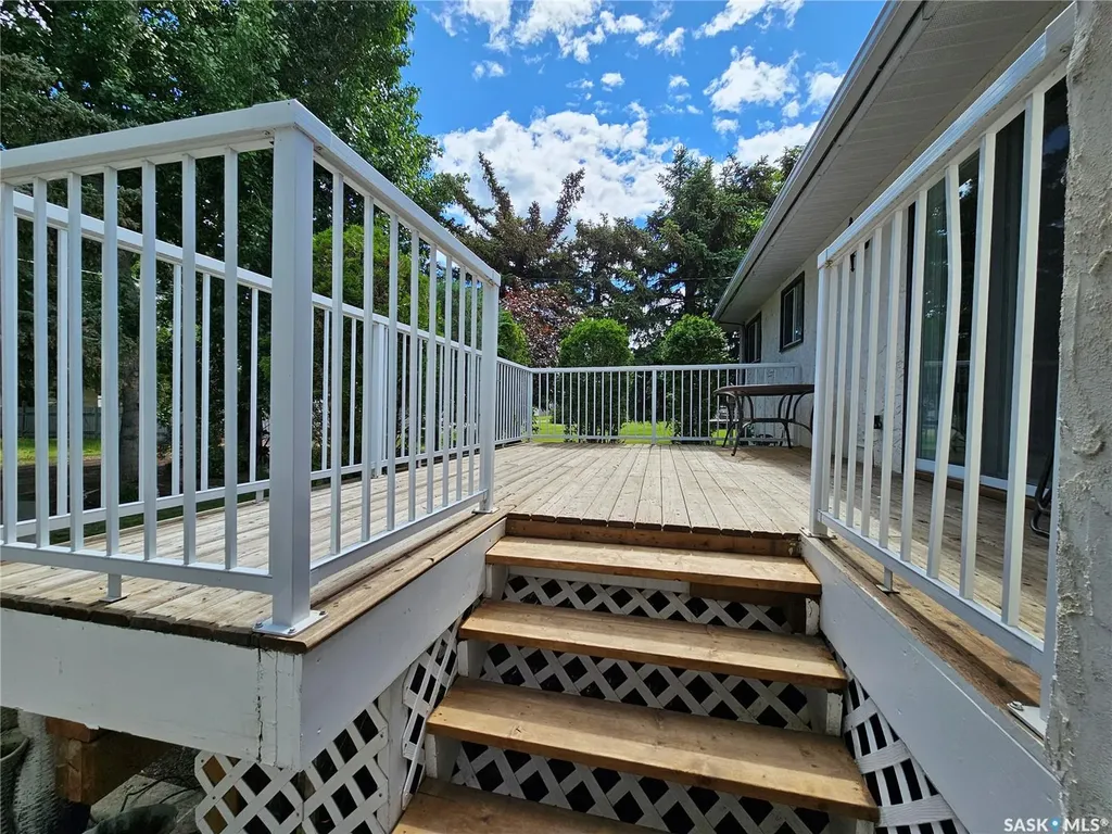 325 4th Avenue E Unity SK S0K 4L0