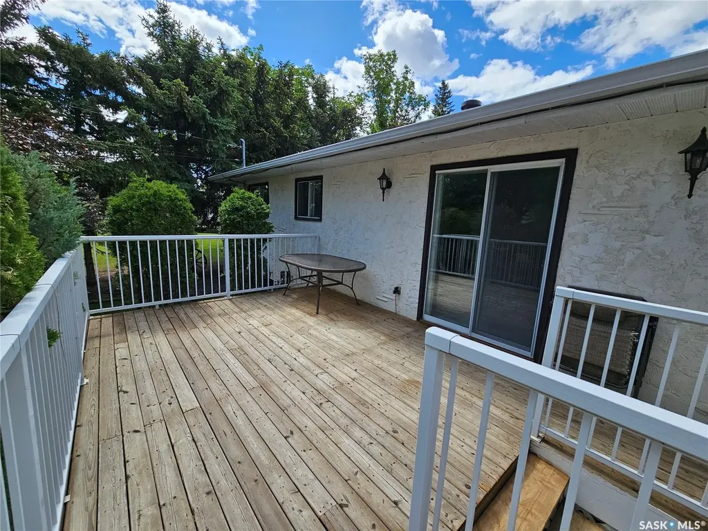 325 4th Avenue E Unity SK S0K 4L0