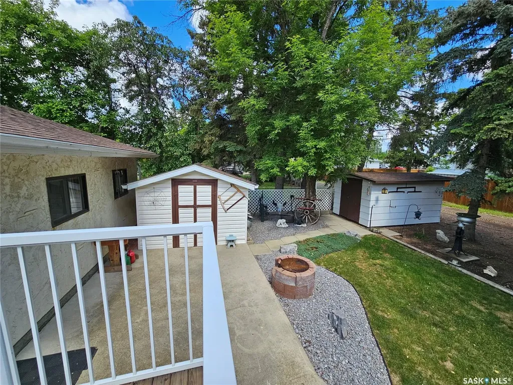325 4th Avenue E Unity SK S0K 4L0
