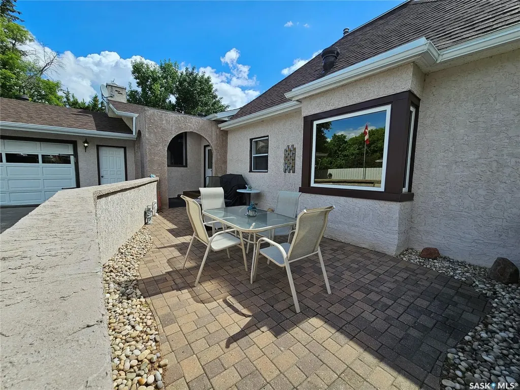 325 4th Avenue E Unity SK S0K 4L0