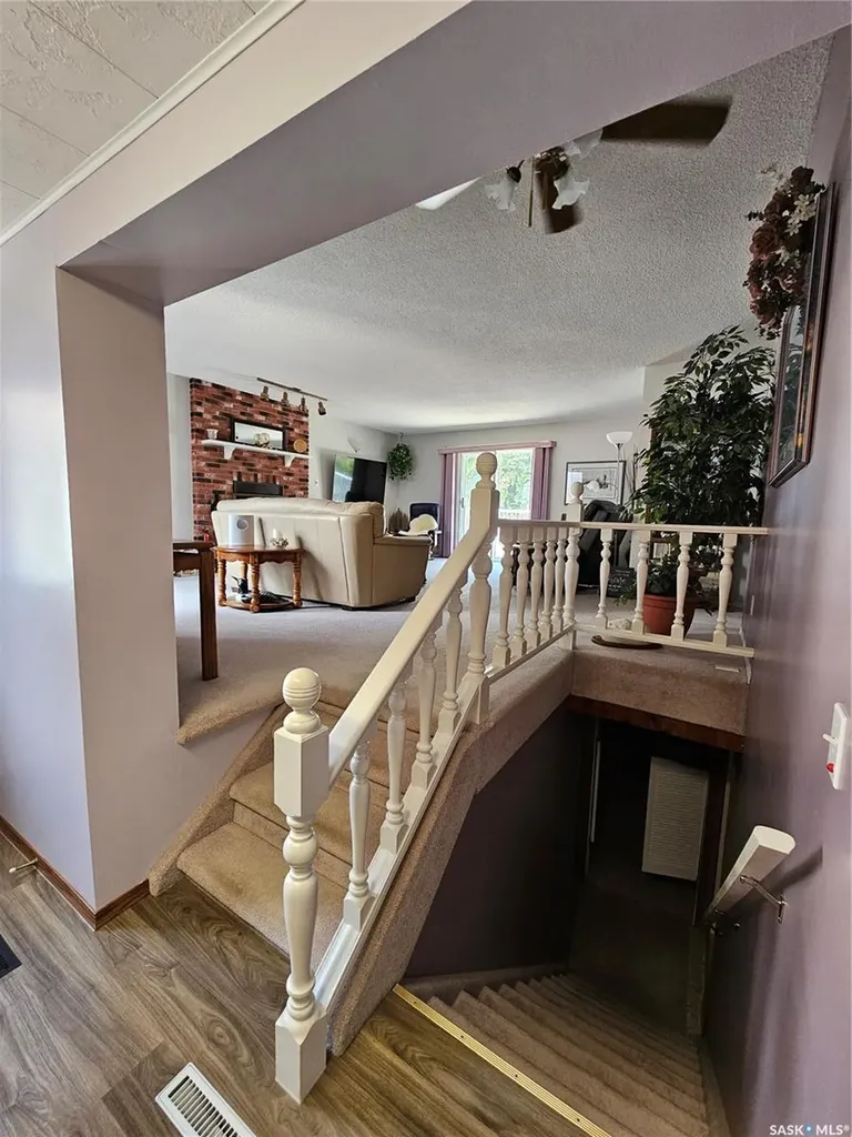 325 4th Avenue E Unity SK S0K 4L0