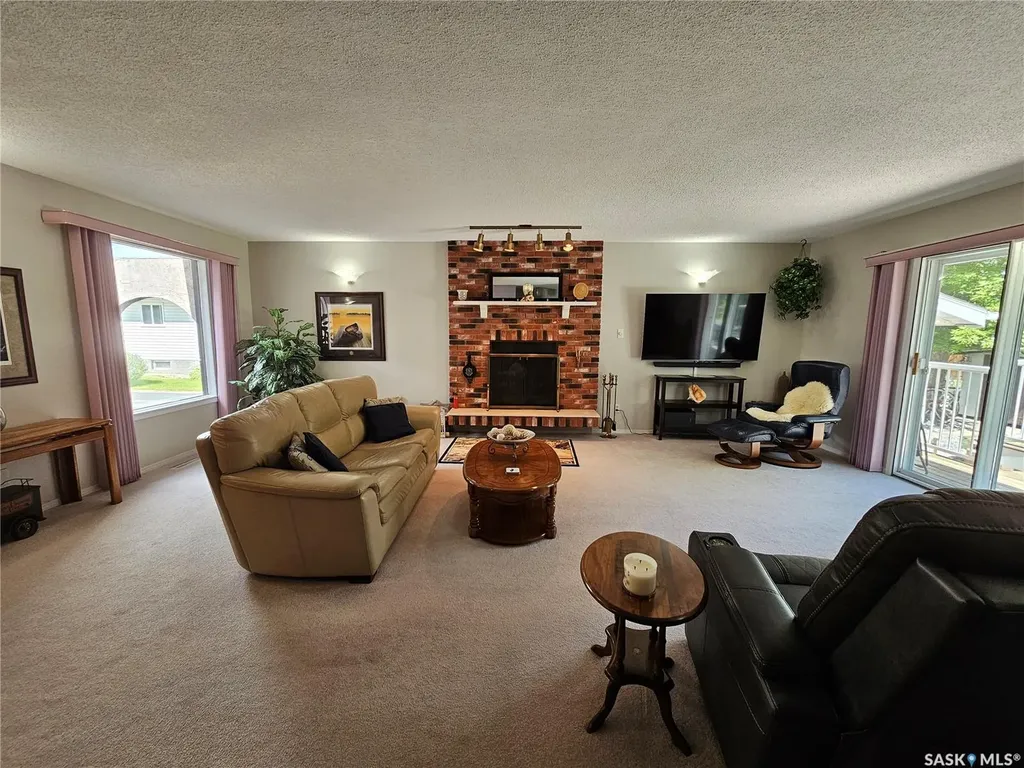 325 4th Avenue E Unity SK S0K 4L0