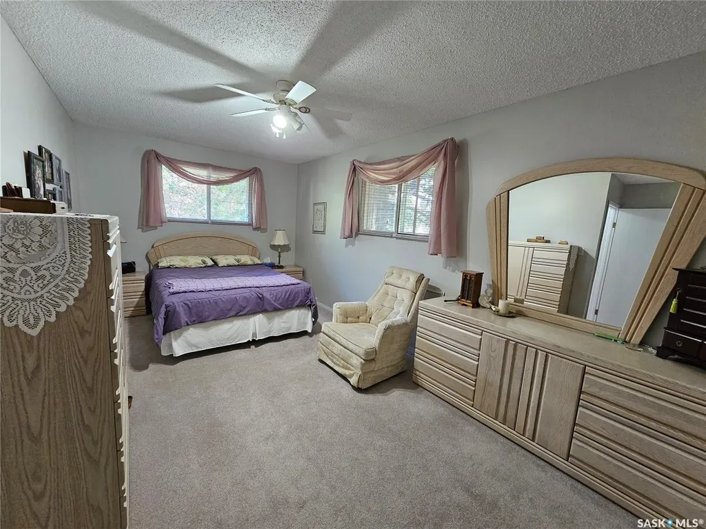325 4th Avenue E Unity SK S0K 4L0