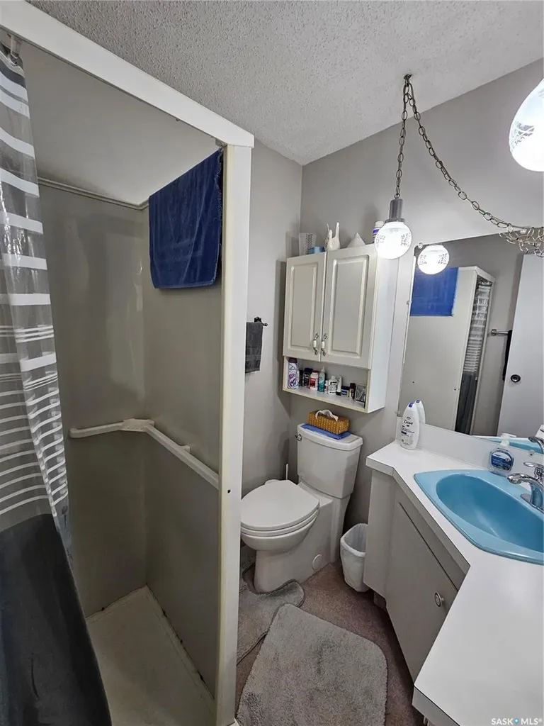 325 4th Avenue E Unity SK S0K 4L0