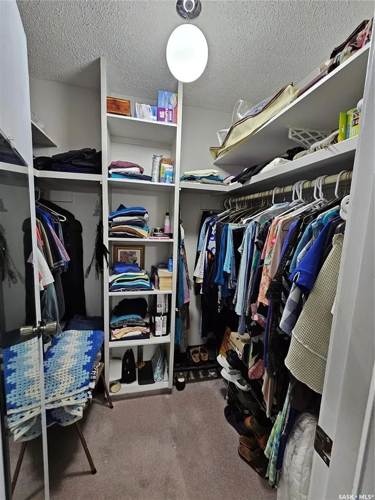 325 4th Avenue E Unity SK S0K 4L0