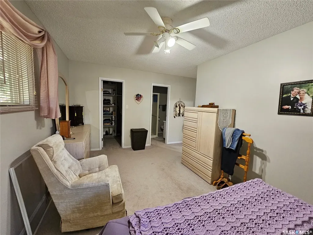 325 4th Avenue E Unity SK S0K 4L0
