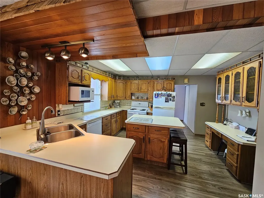 325 4th Avenue E Unity SK S0K 4L0