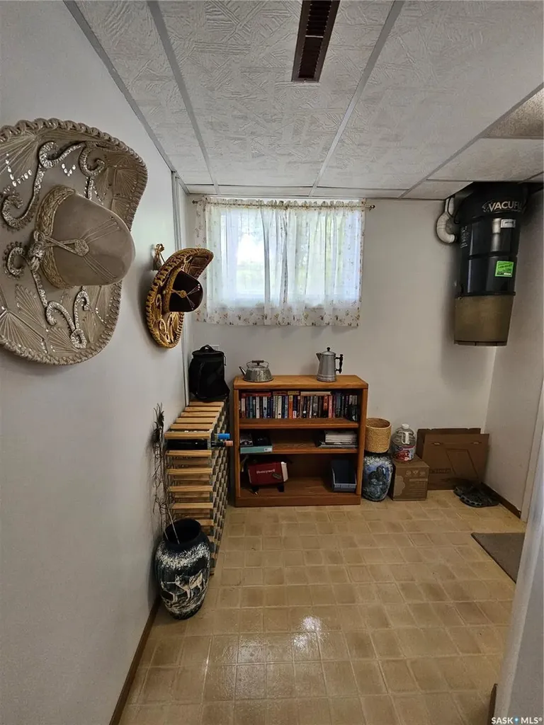 325 4th Avenue E Unity SK S0K 4L0