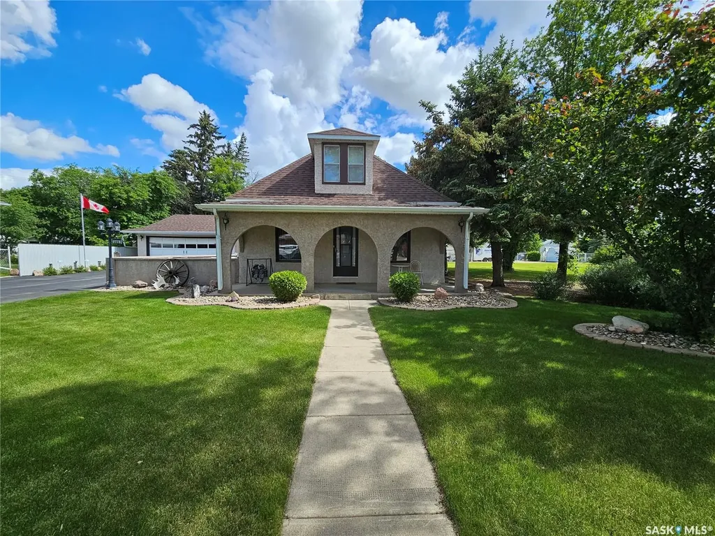 325 4th Avenue E Unity SK S0K 4L0