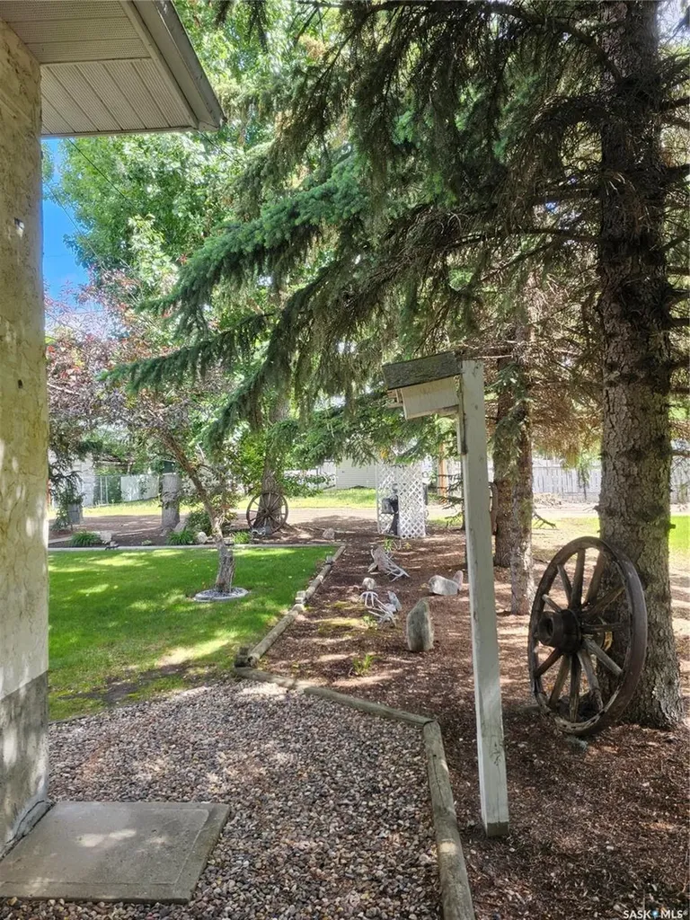 325 4th Avenue E Unity SK S0K 4L0
