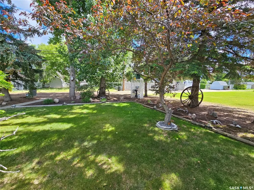 325 4th Avenue E Unity SK S0K 4L0