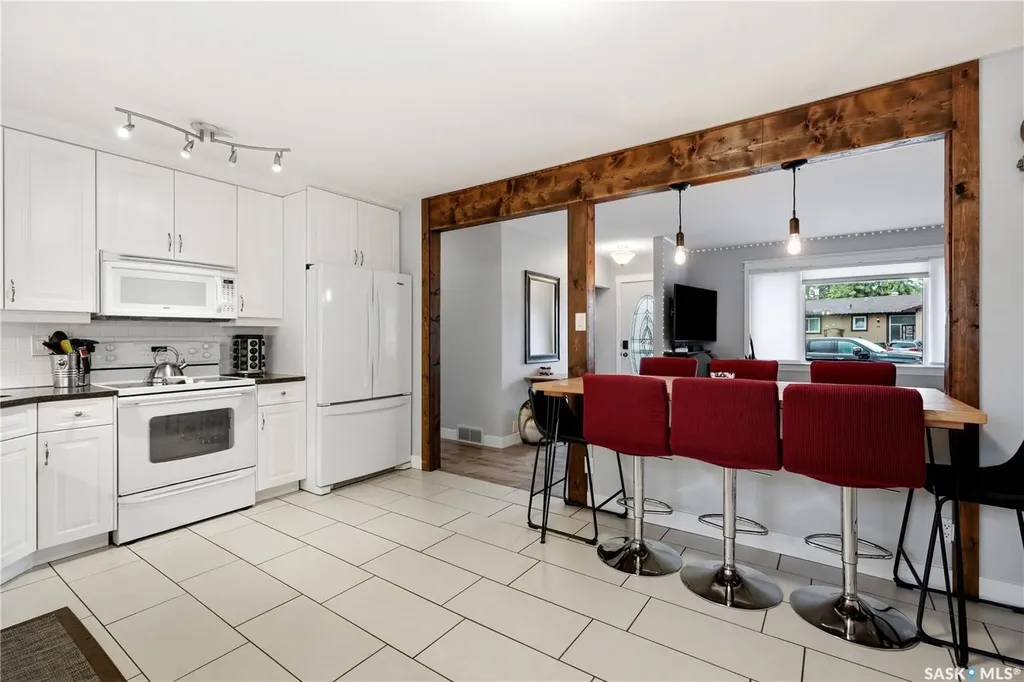 14 Stewart Avenue Saskatoon SK S7L 3S6