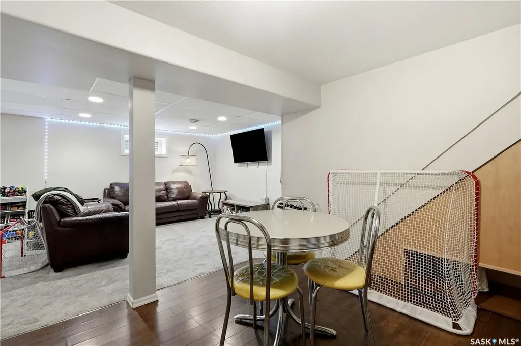 14 Stewart Avenue Saskatoon SK S7L 3S6