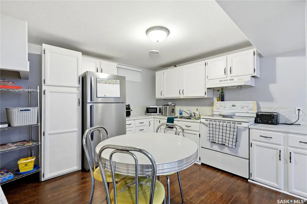 14 Stewart Avenue Saskatoon SK S7L 3S6