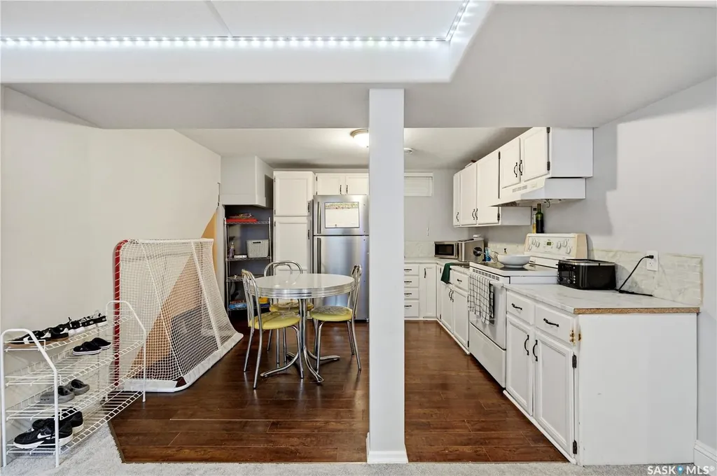 14 Stewart Avenue Saskatoon SK S7L 3S6