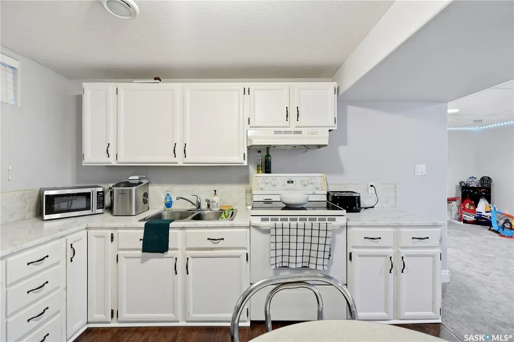 14 Stewart Avenue Saskatoon SK S7L 3S6