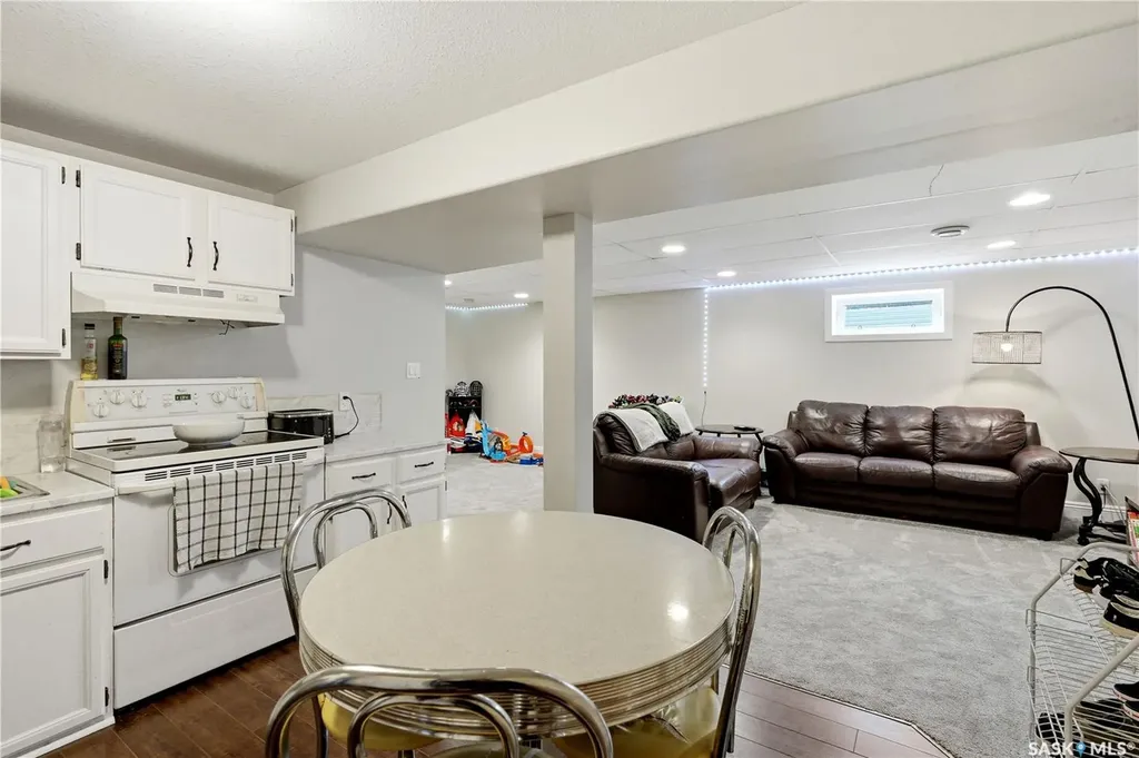 14 Stewart Avenue Saskatoon SK S7L 3S6