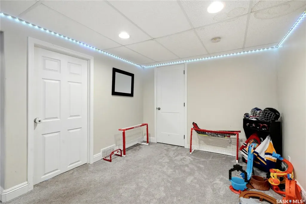 14 Stewart Avenue Saskatoon SK S7L 3S6