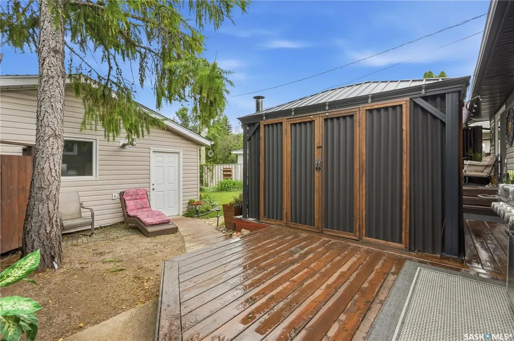 14 Stewart Avenue Saskatoon SK S7L 3S6